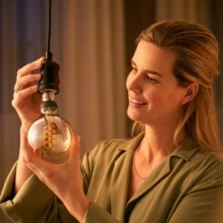 Philips Hue white LED 7W E27 G93 2200-4500 Kelvin - 95 mm