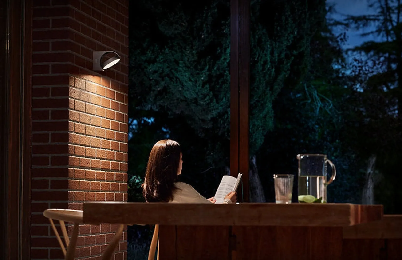 Philips Mimosa vegglampe utendørs 7W 2700K IP44 - Antrasitt