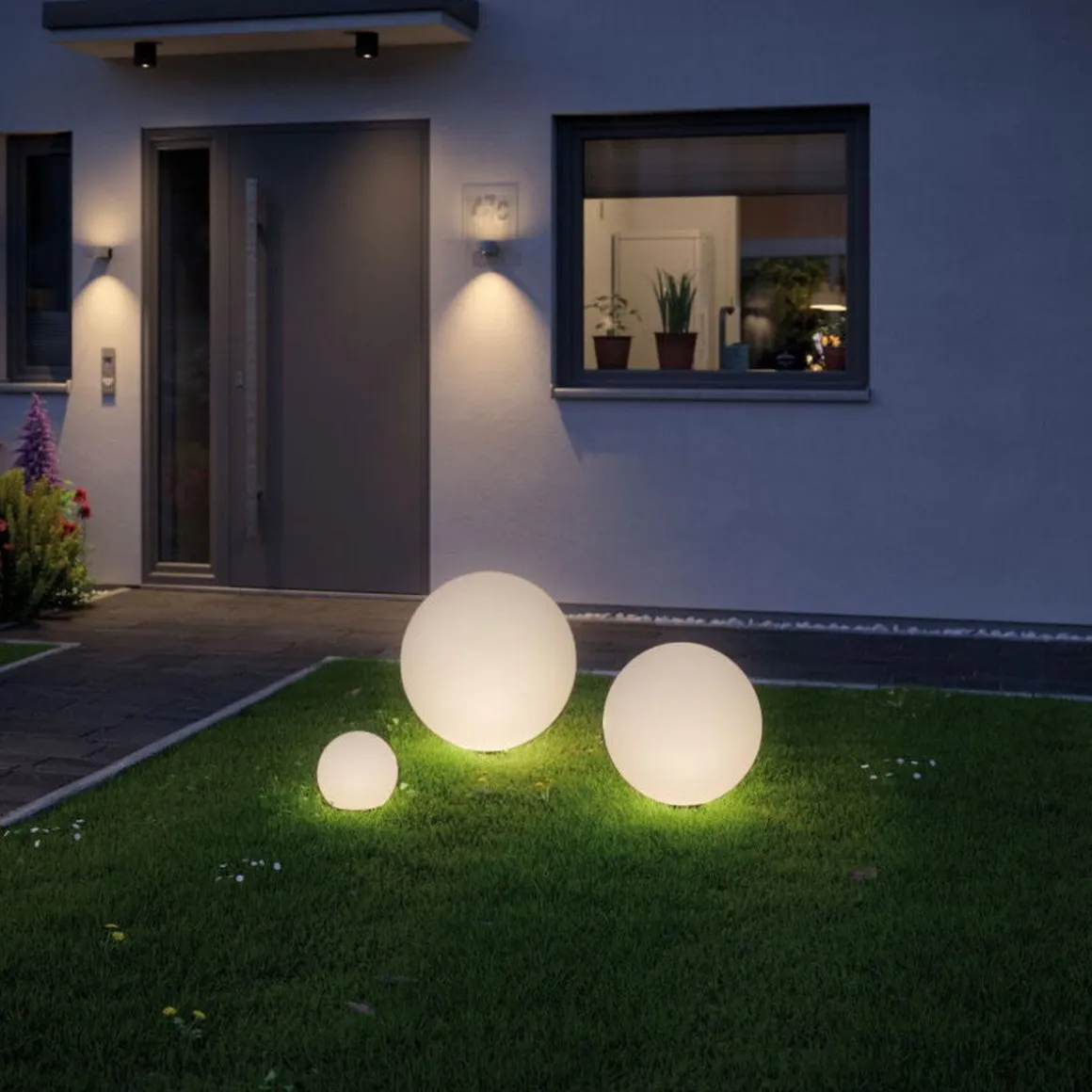 Plug & Shine Globe 40 cm 6,5W 3000 Kelvin IP67 - Med jordspyd