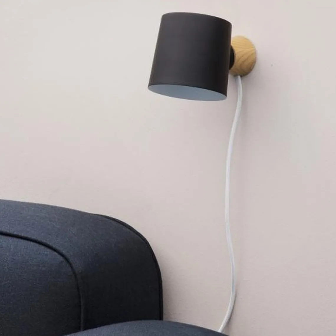 Rise vegglampe, Svart