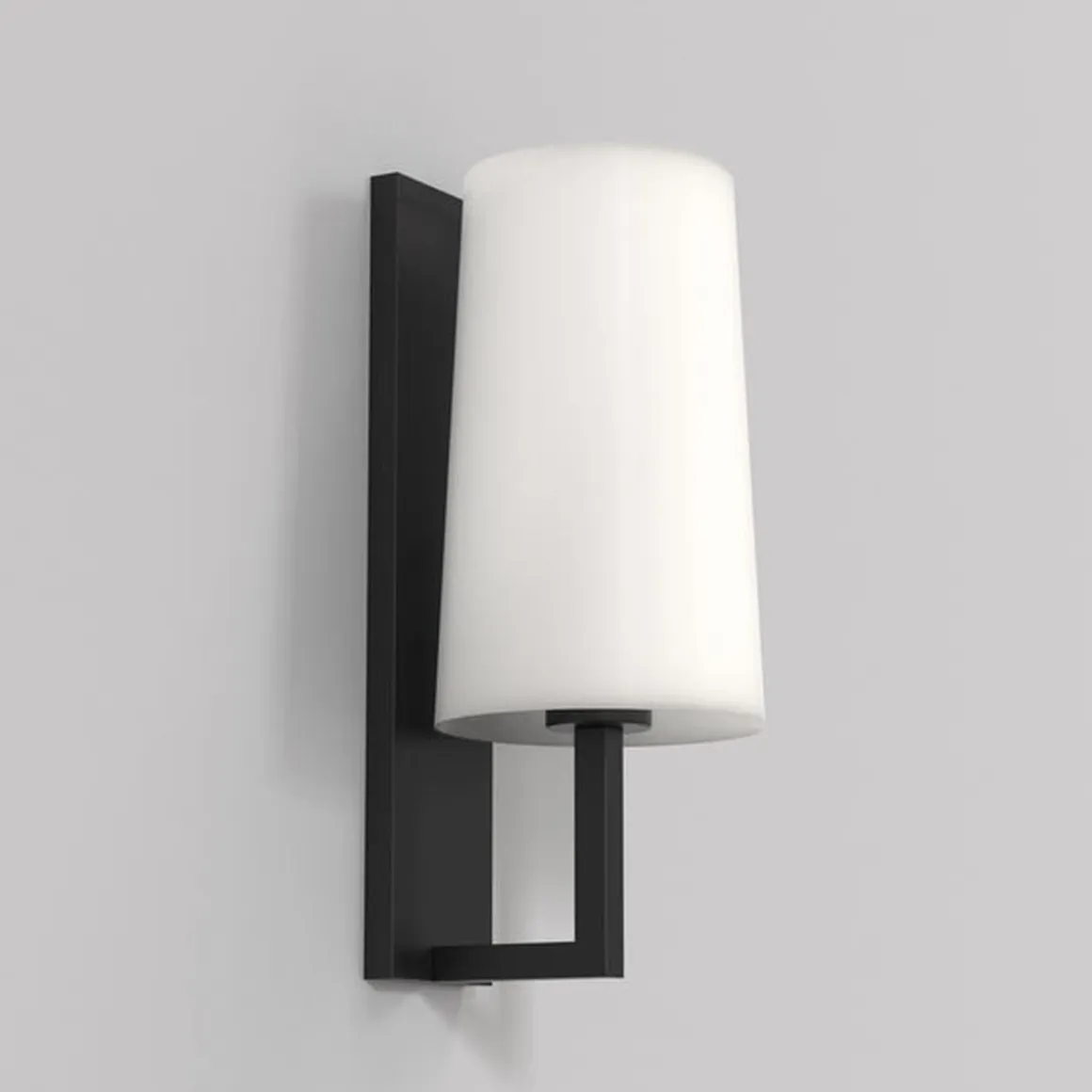 Riva 350 vegglampe baderom IP44 med glass skjerm