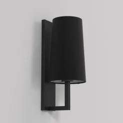 Riva 350 vegglampe IP44 med skjerm
