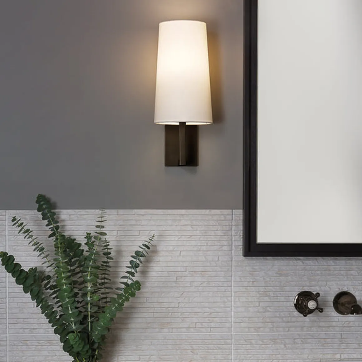 Riva 350 vegglampe med stoffskjerm