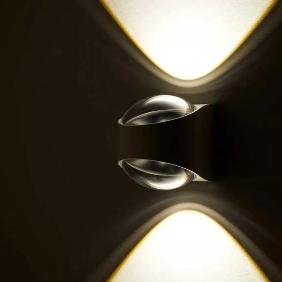 Saga vegglampe IP65 12W 3000K - Svart