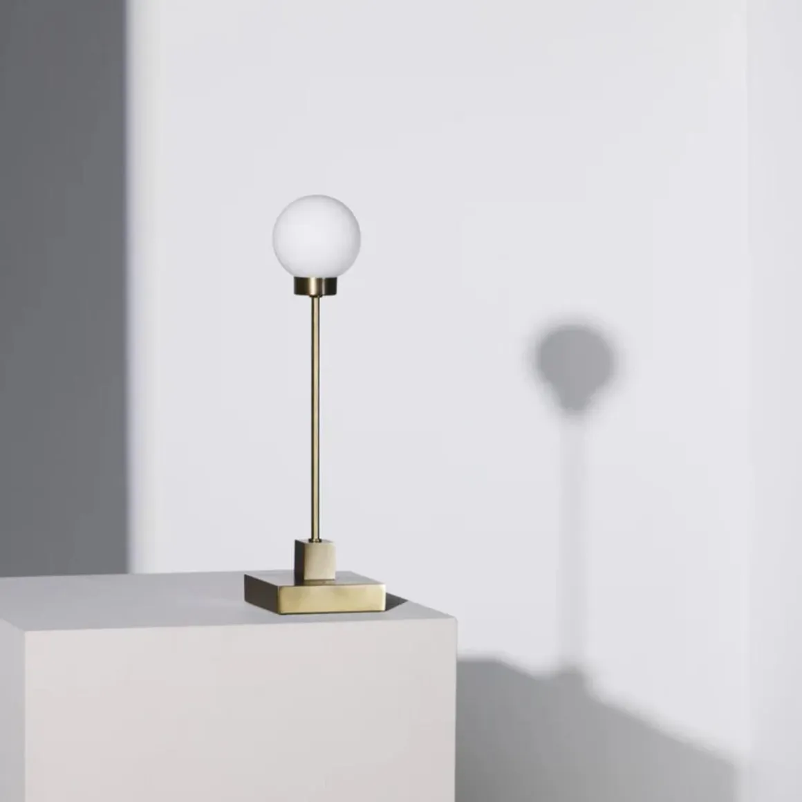 Snowball portable bordlampe