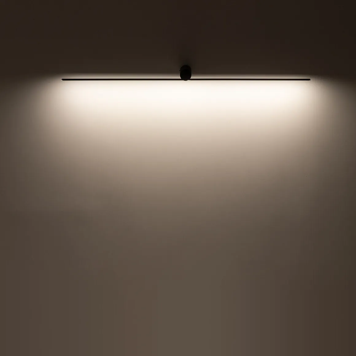 Spin vegglampe small 66 cm 9W 3000K - Svart