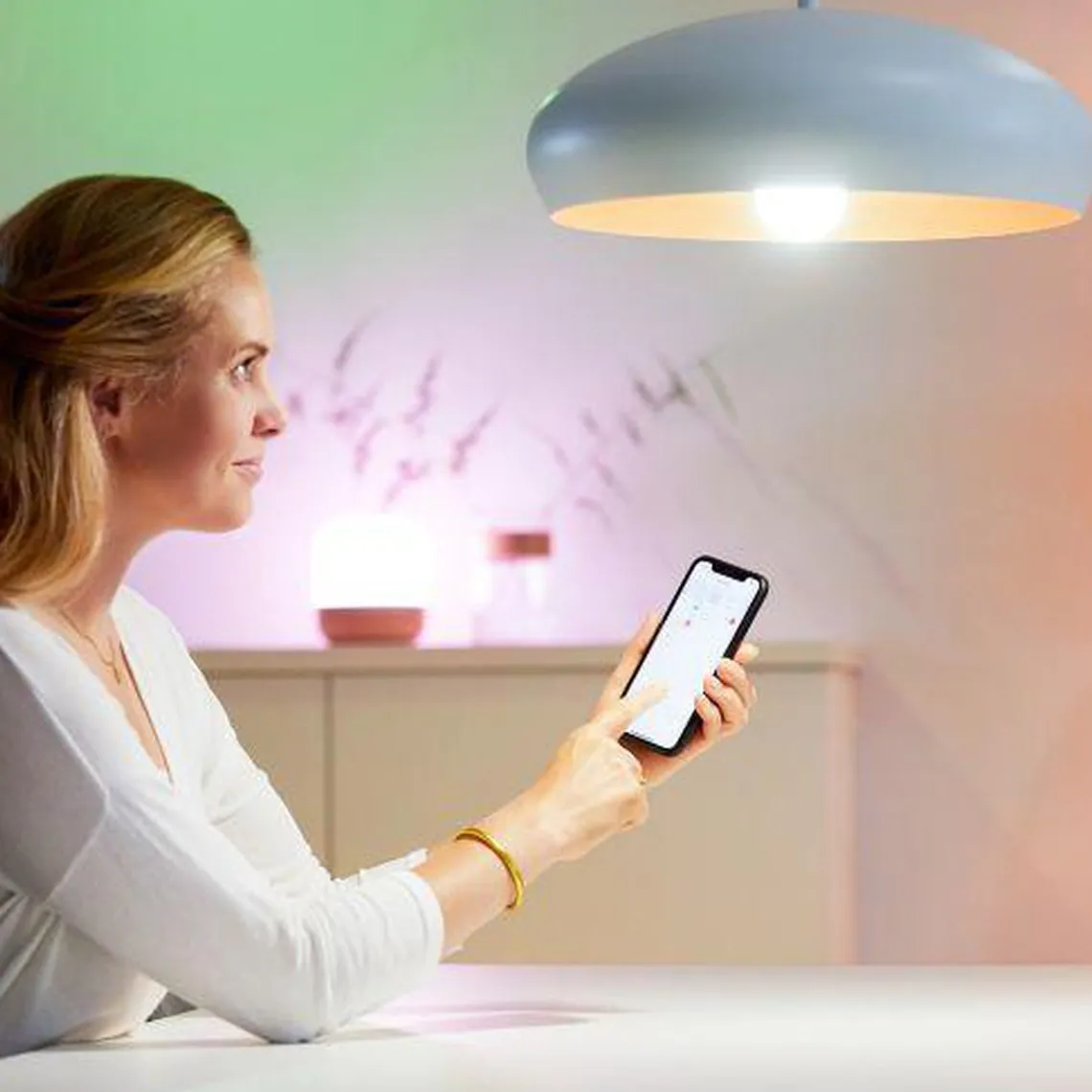 WiZ E27 Lyspære G95 11W Wifi - Justerbar fargetemperatur