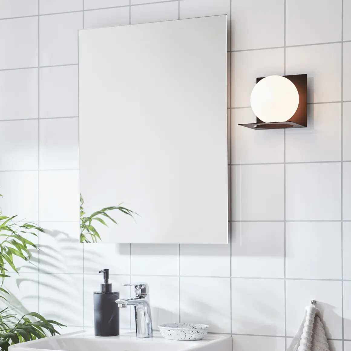 Zenit vegglampe IP44 - Svart - Svart